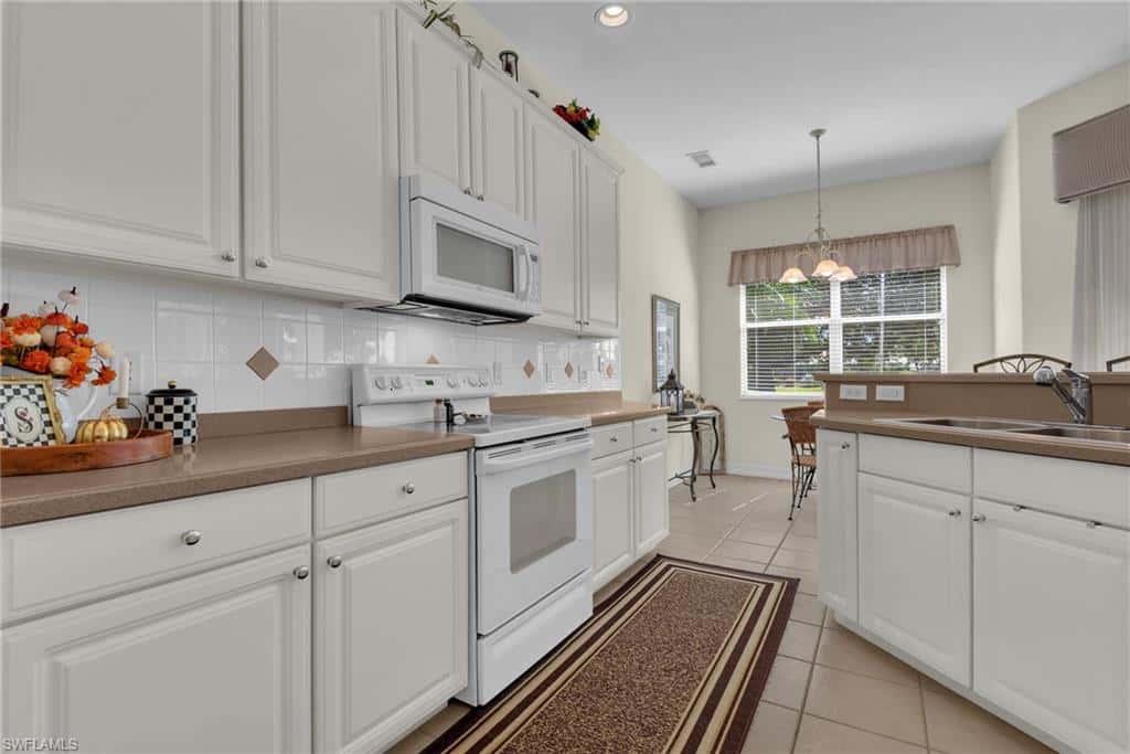 12530 Venicia Dr, Fort Myers, photo 7