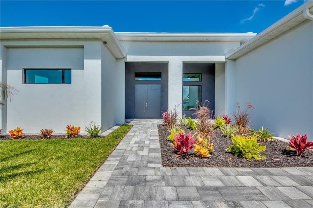 304 13th Ave, Cape Coral, photo 2