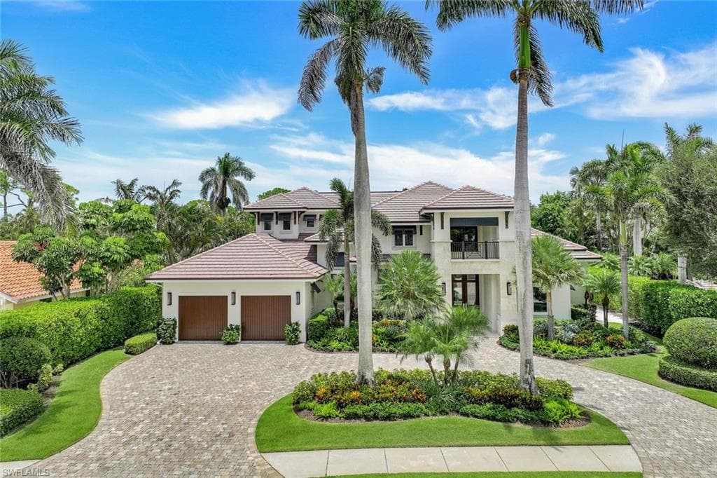 569 Neapolitan Way, Naples