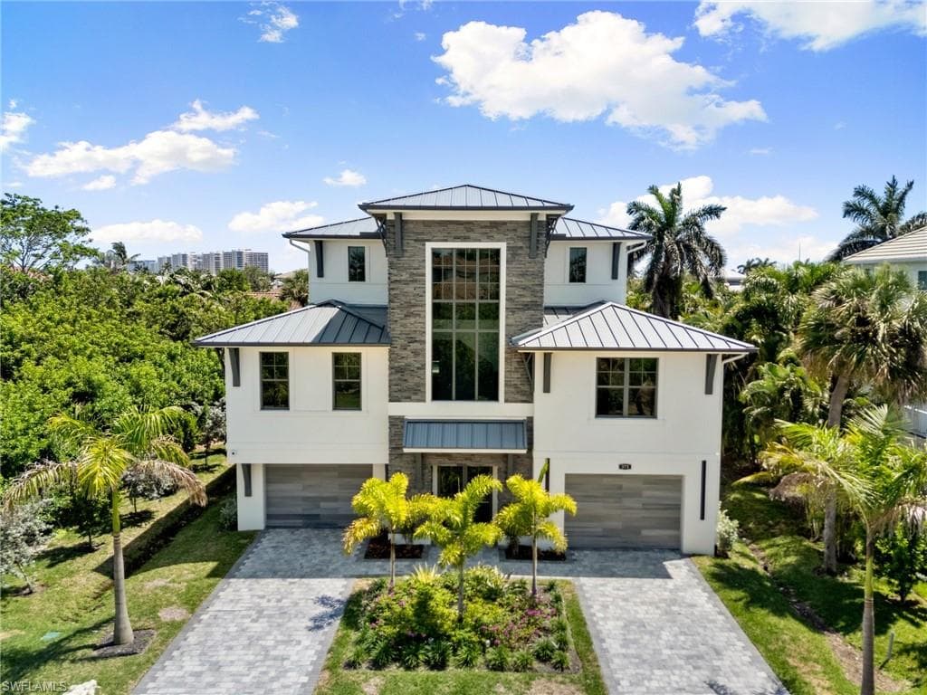 375 Periwinkle Ct, Marco Island