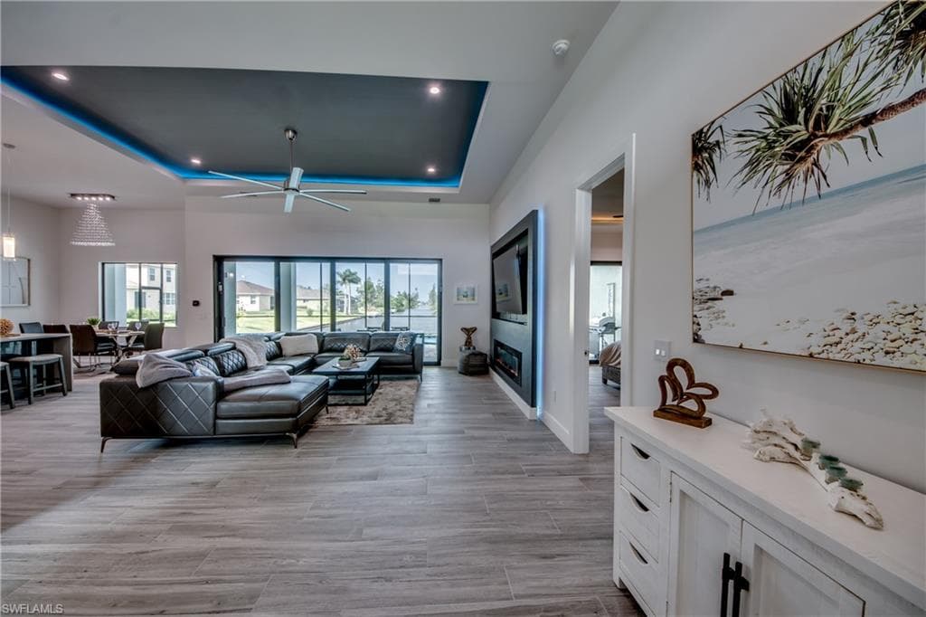 124 16th Pl, Cape Coral, photo 3