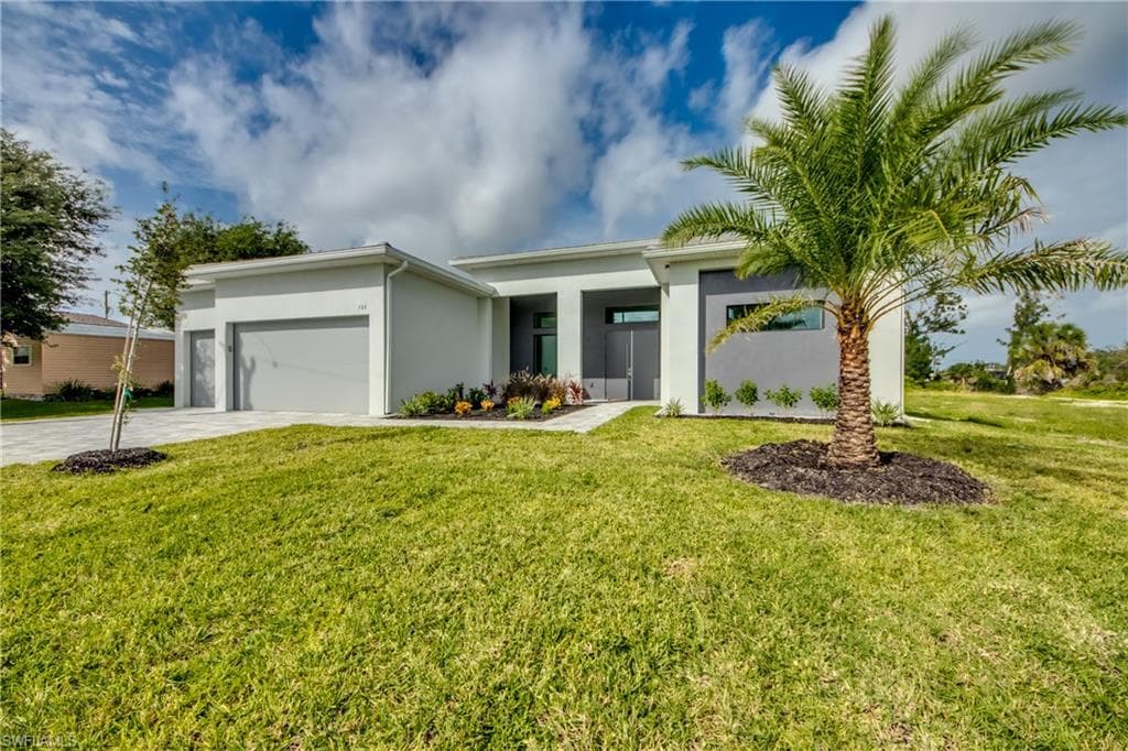 124 16th Pl, Cape Coral