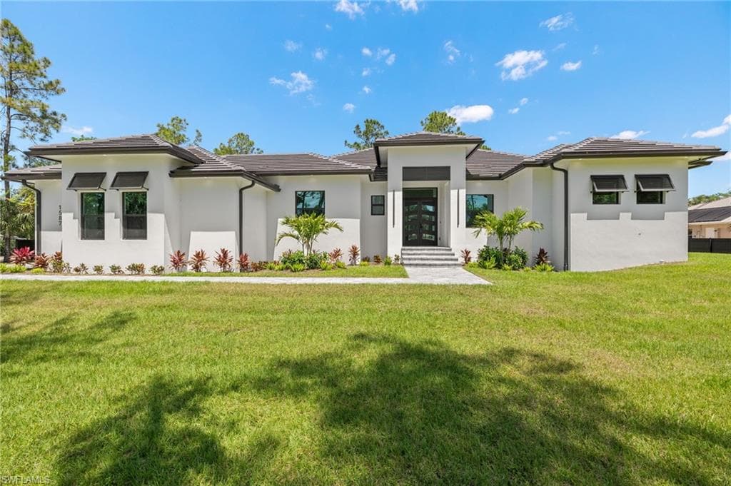 1587 Golden Gate Blvd, Naples