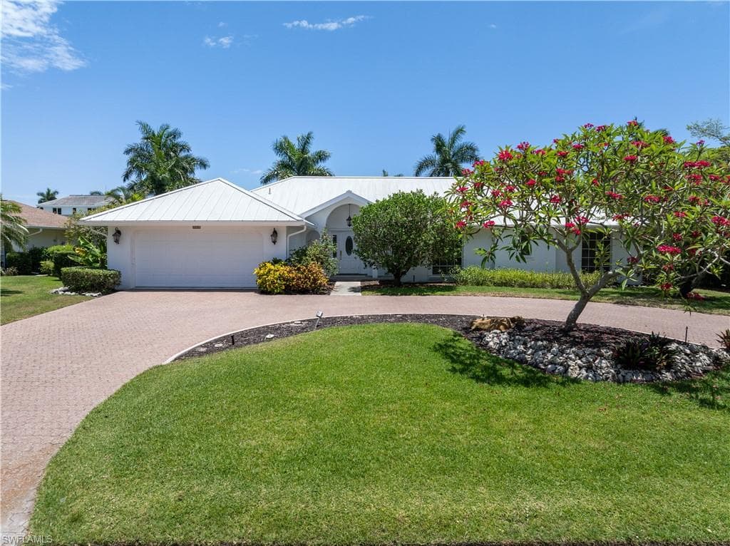 626 Regatta Rd, Naples