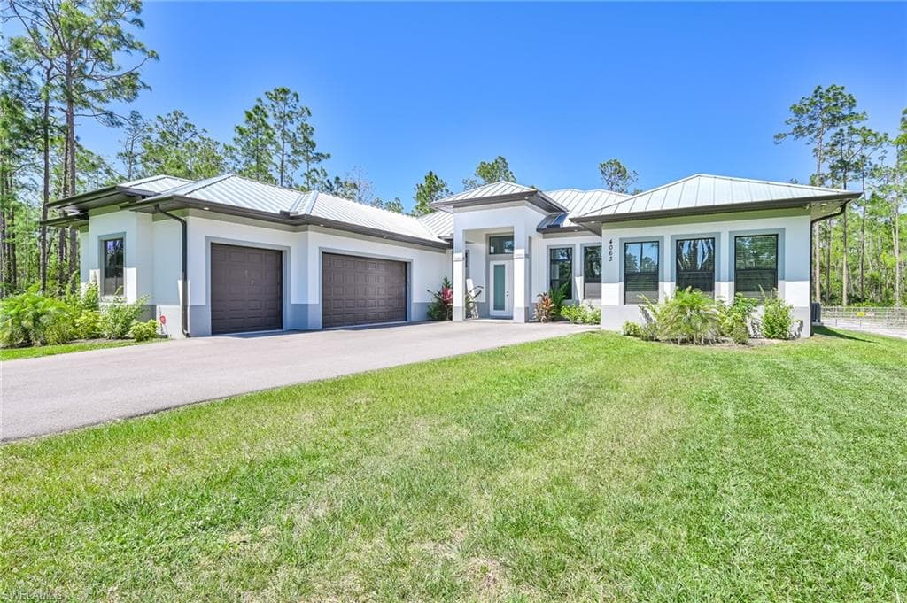 4063 8th Ave, Naples