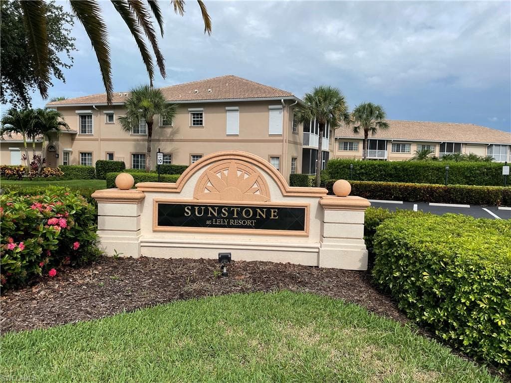 9061 Michael Cir #2, Naples