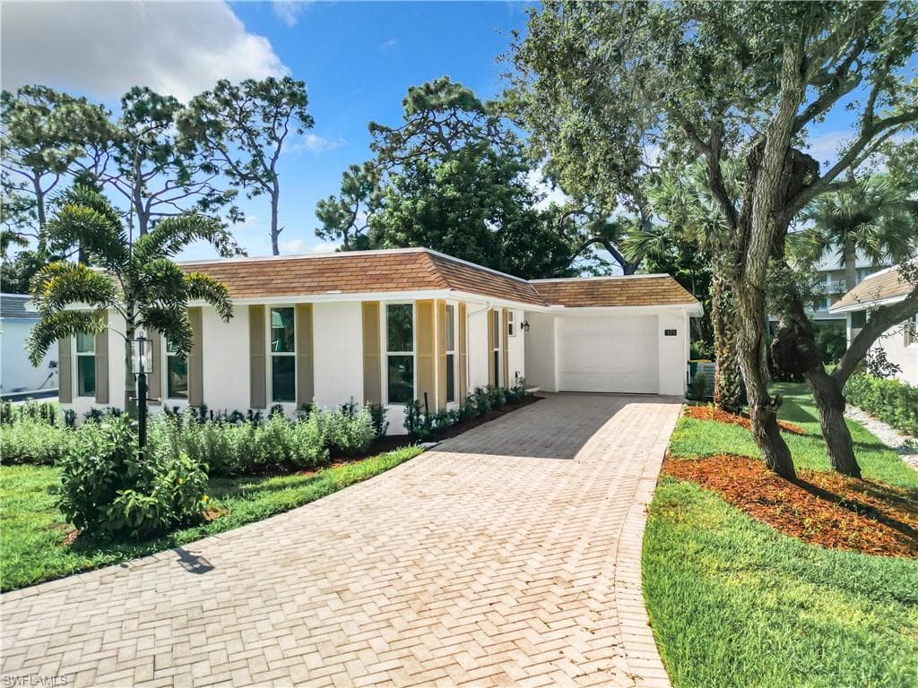 375 Carnaby Ct #54, Royal Arms Villas