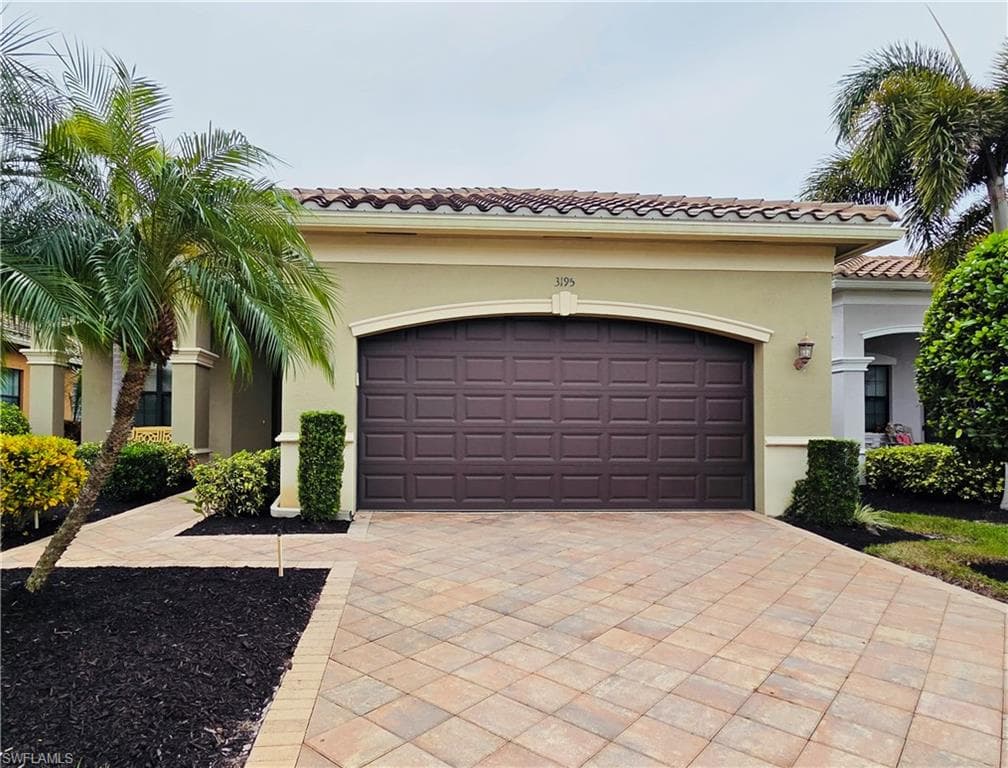3195 Pacific Dr, Naples, photo 2