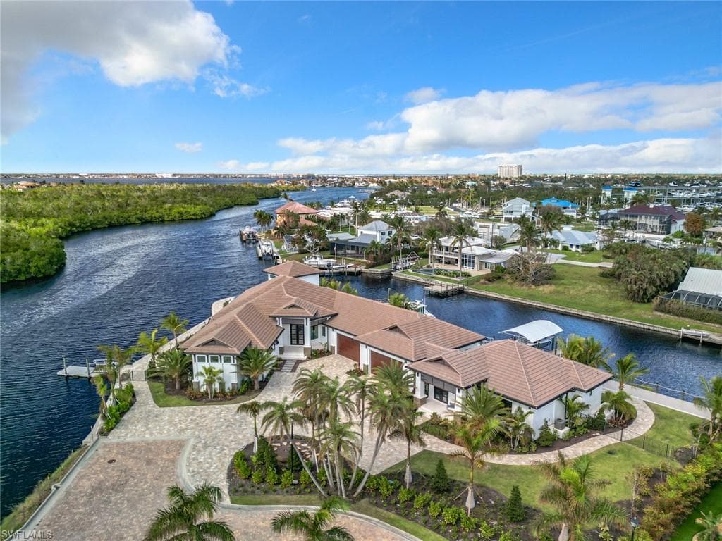 14201 Bay Dr, Fort Myers
