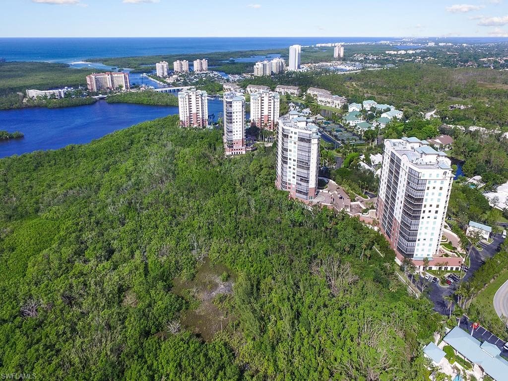 455 Cove Tower Dr #903, Naples