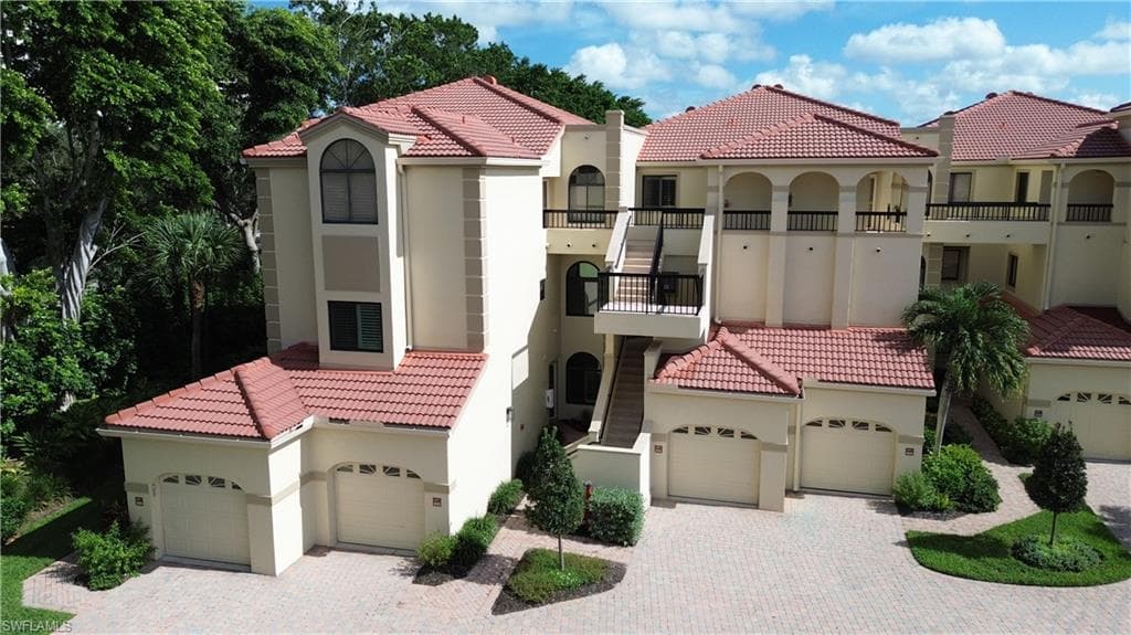 7048 Pelican Bay Blvd #c-105, Naples