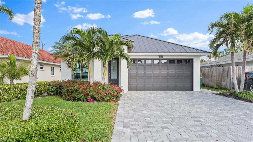 561 94th Ave, Naples
