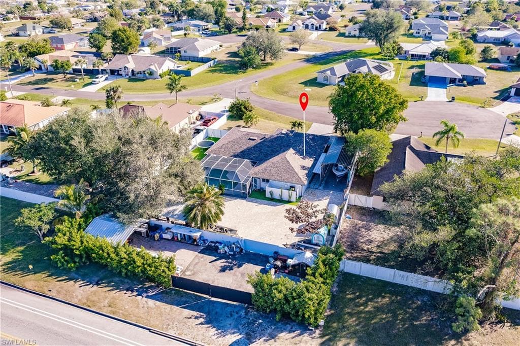240 Laurent Ct, Lehigh Acres, photo 3