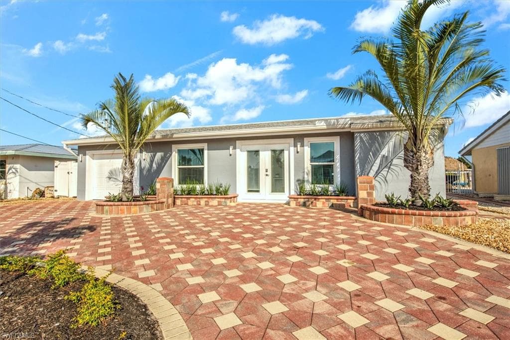 127 Albatross St, Fort Myers Beach