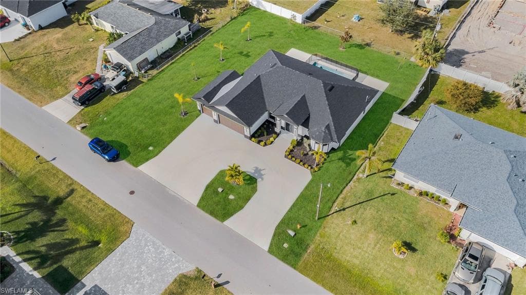 423 6th Ter, Cape Coral, photo 3