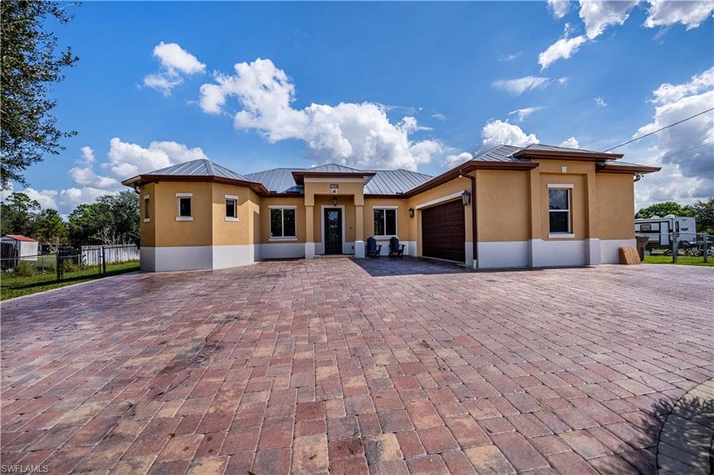 802 Poinsettia Ave, Lehigh Acres, photo 2