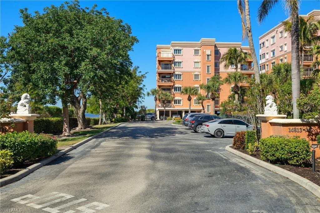 14811 Laguna Dr #101, Fort Myers