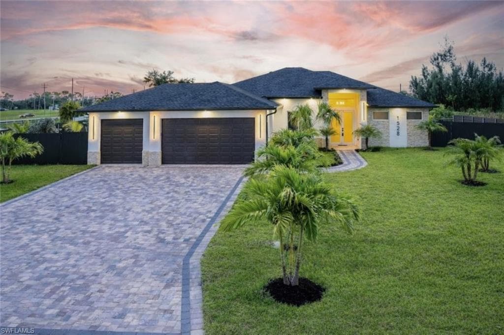 1528 15th Ave, Cape Coral