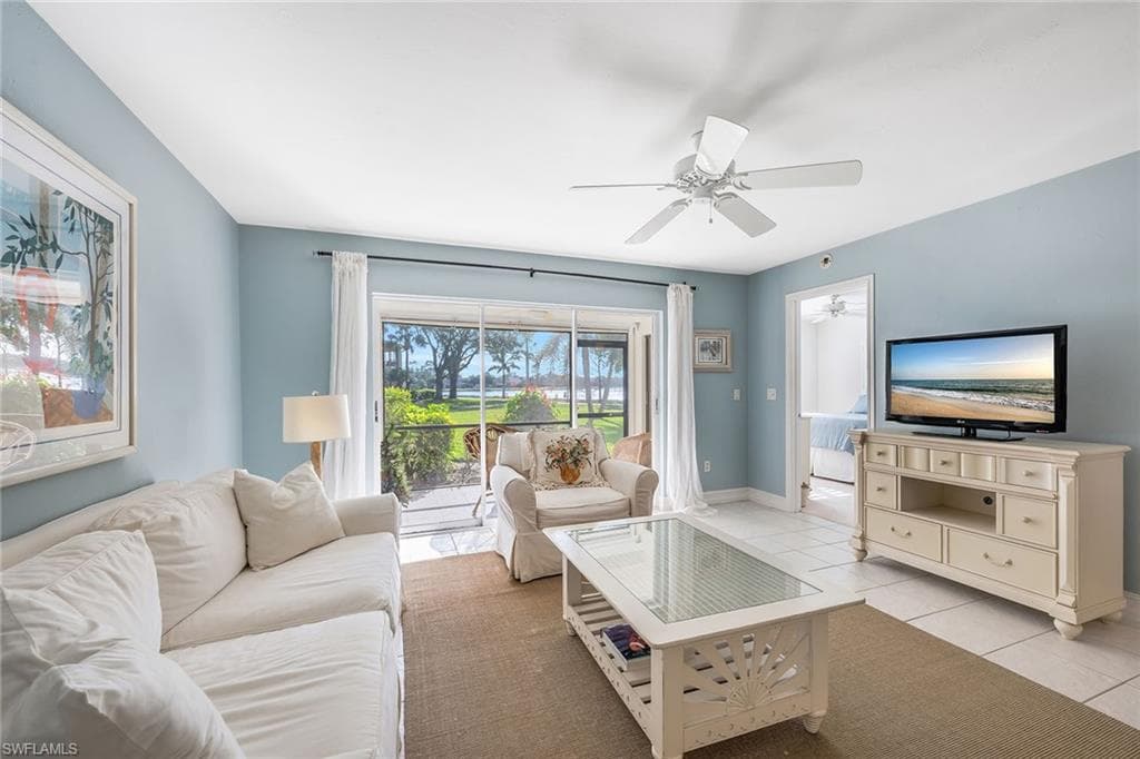 2922 Kings Lake Blvd #2922, Naples
