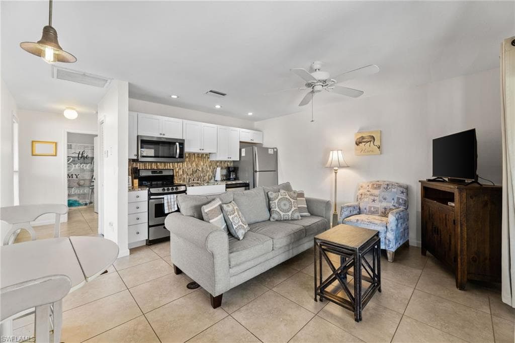 1811 Olde Middle Gulf Dr #10, Sanibel, photo 3