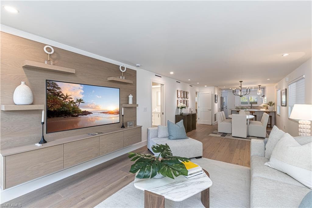 320 14th Ave #320e, Naples