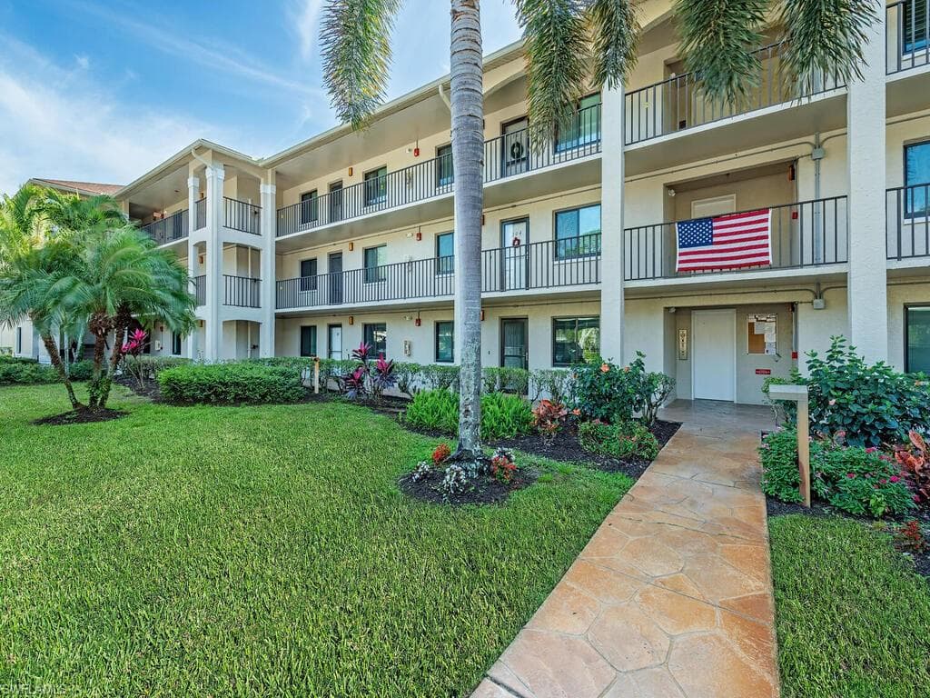 5776 Deauville Cir #c202, Naples