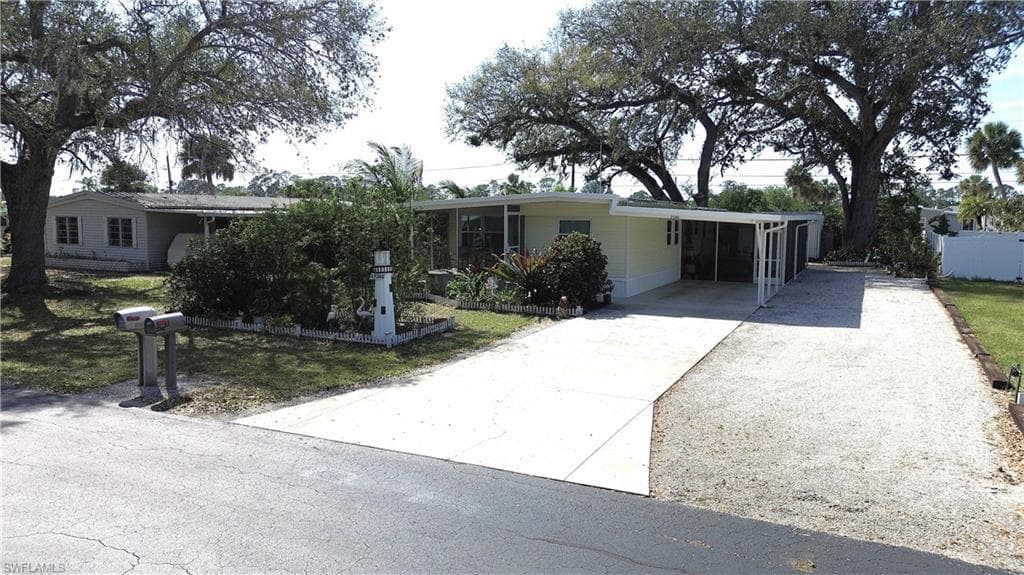 27366 Bourbonniere Dr, Bonita Springs