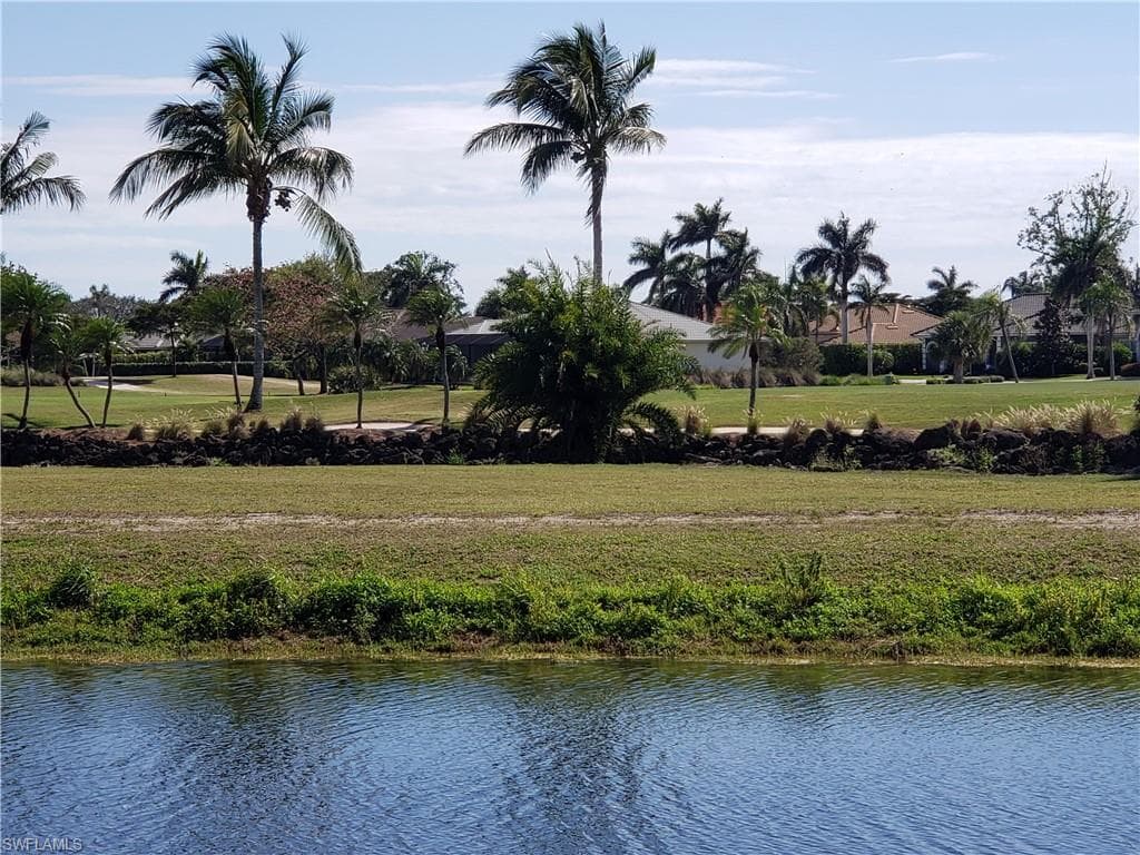 5435 Rattlesnake Hammock Rd #e-102, Country Club Manor