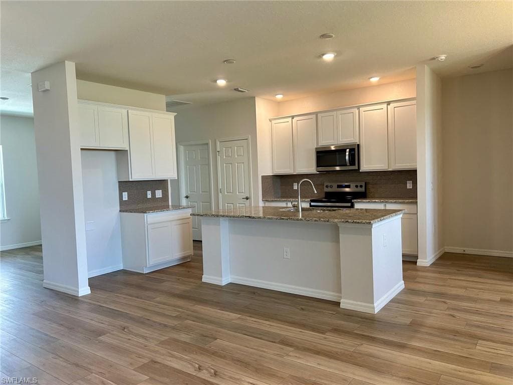 4602 34th Ter, Cape Coral, photo 2