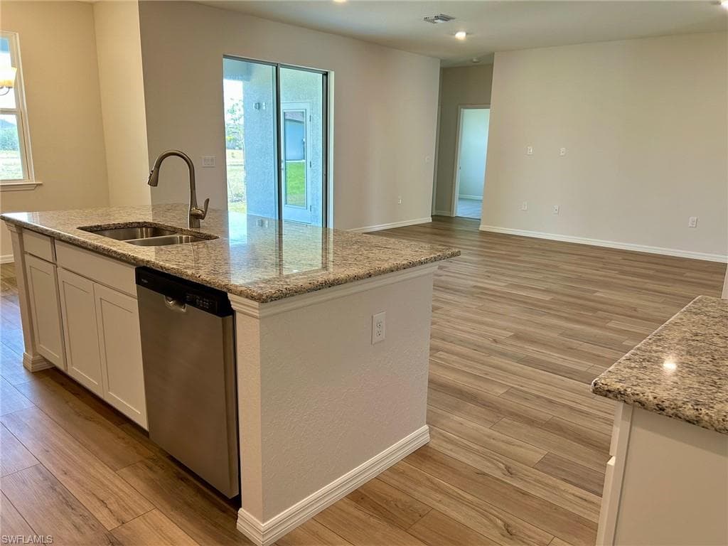 4602 34th Ter, Cape Coral, photo 3