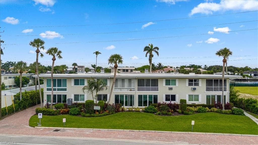 1550 Gulf Shore Blvd #w2, Naples