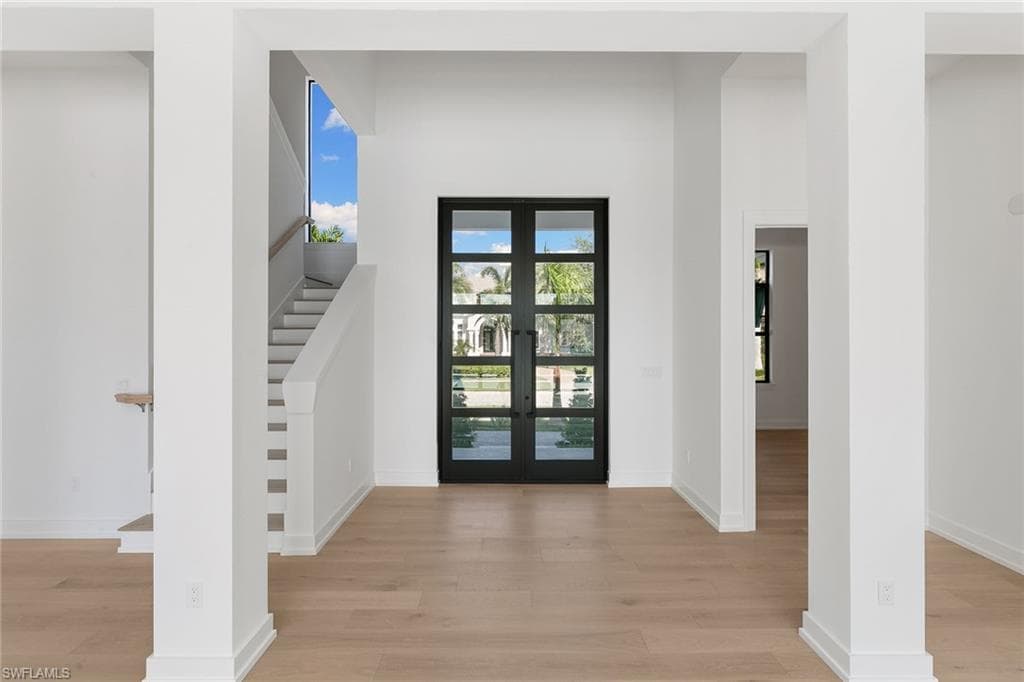 1285 Orange Ct, Marco Island, photo 2