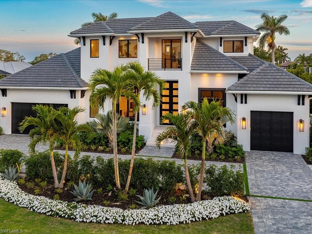 612 Binnacle Dr, Naples