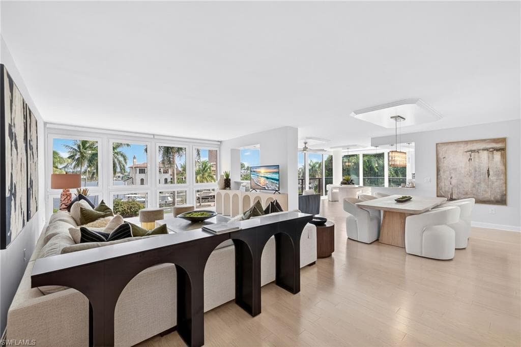 4031 Gulf Shore Blvd #3e, Naples