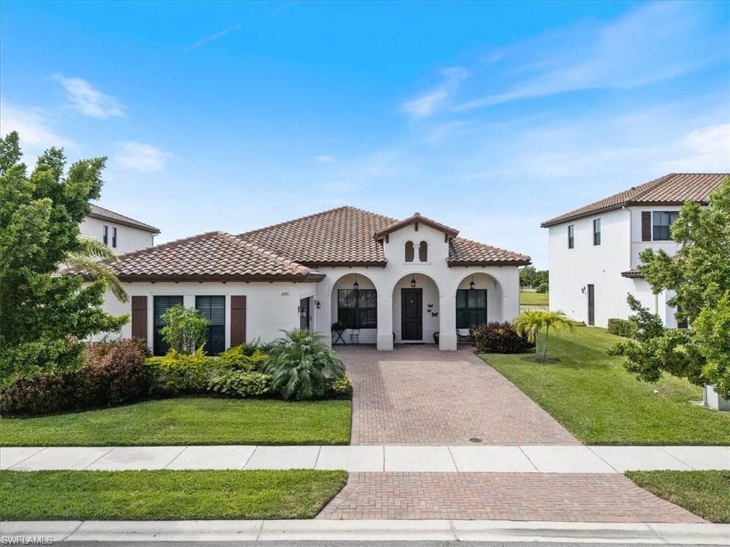 4995 Corrado Ave, Ave Maria