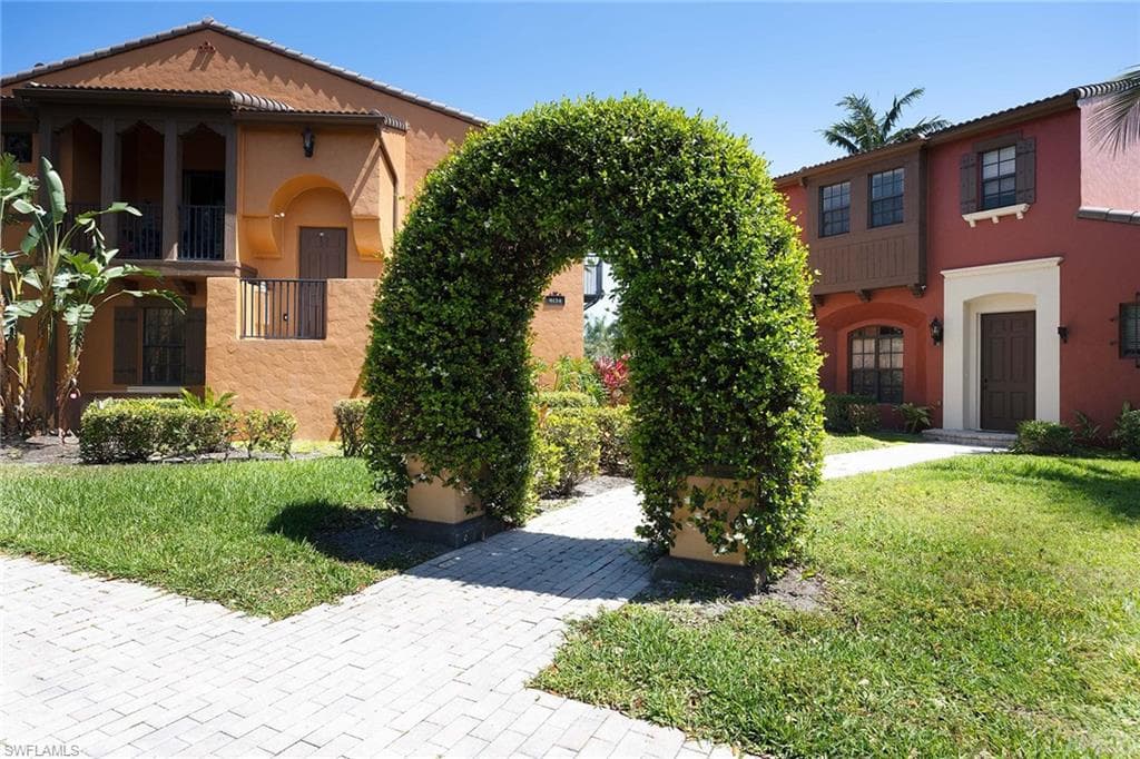 9134 Chula Vista St #125, Naples, photo 3