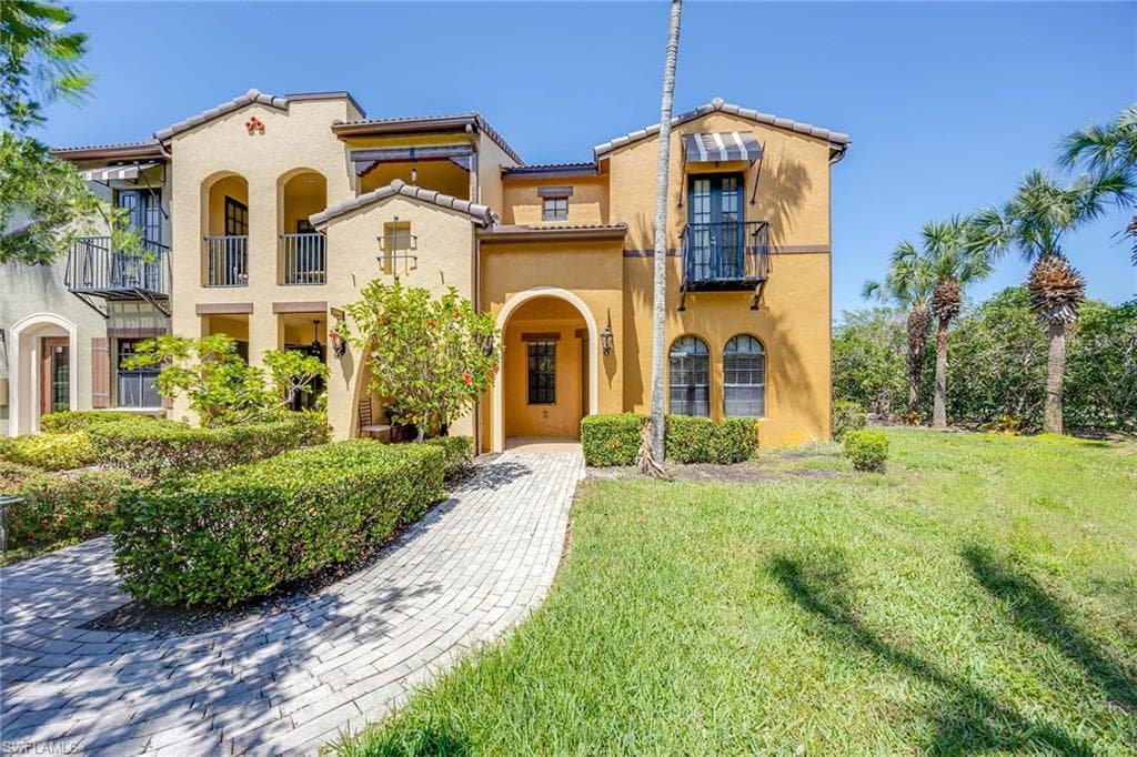 9134 Chula Vista St #125, Naples