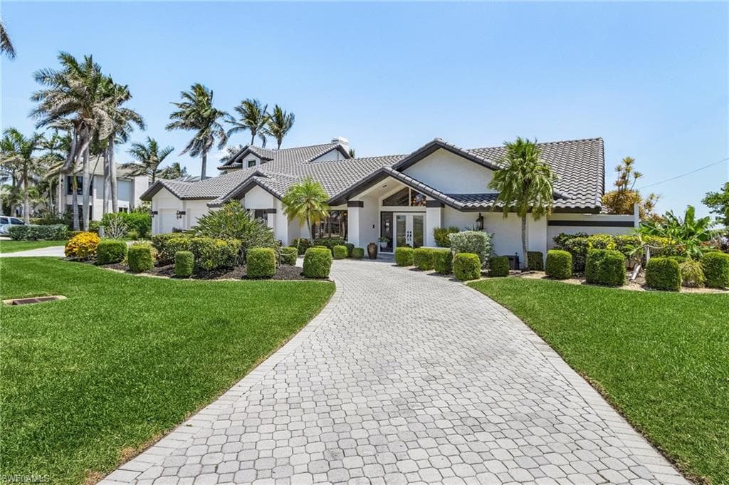 2803 22nd Pl, Cape Coral, photo 2