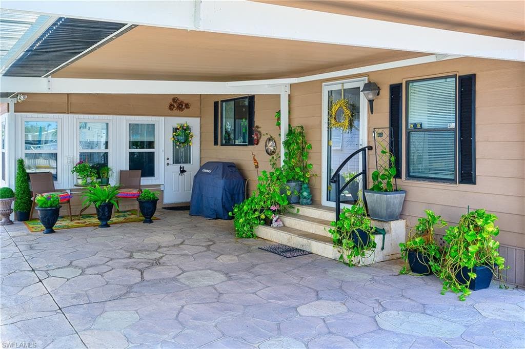 149 Kim Dr #149, Naples