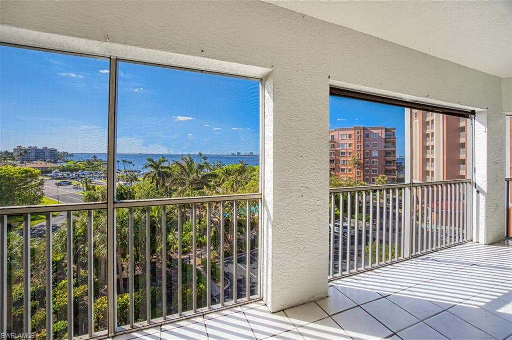 14817 Laguna Dr #403, Fort Myers, photo 2