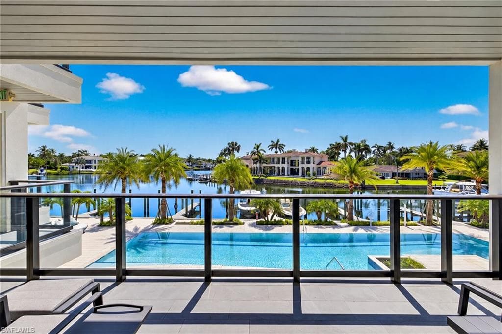 1820 Gulf Shore Blvd #202, Naples, photo 3