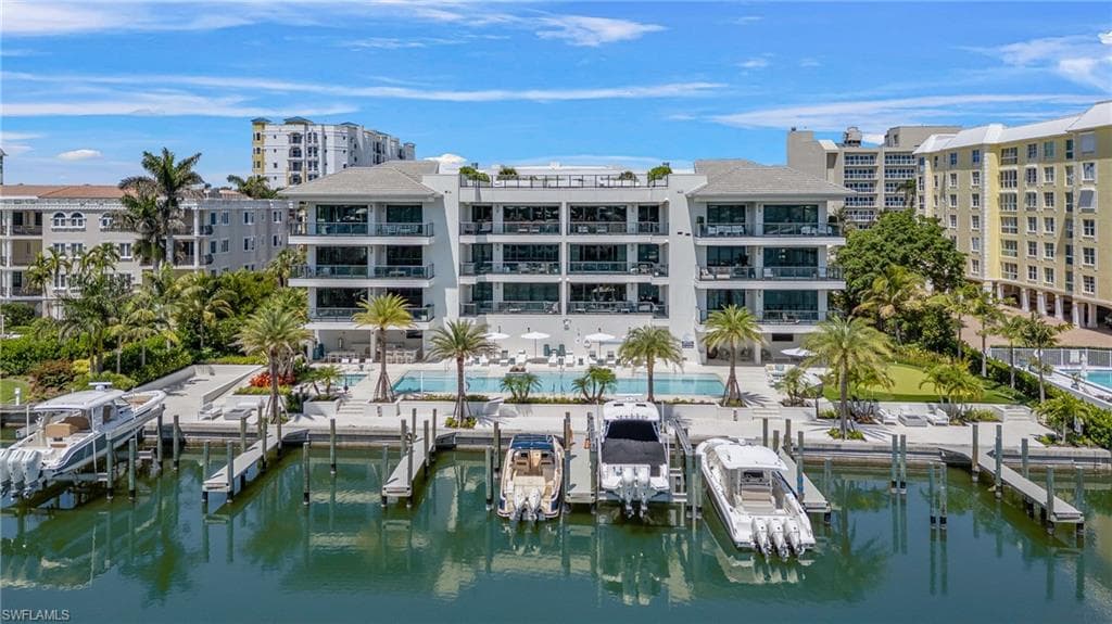 1820 Gulf Shore Blvd #202, Naples