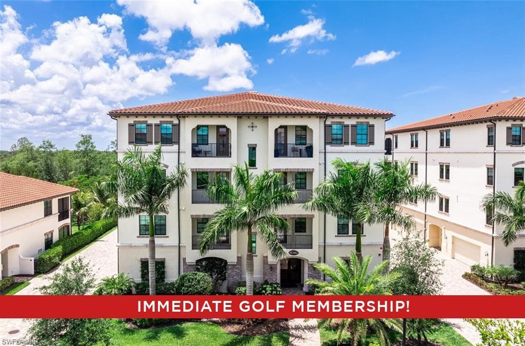 16360 Viansa Way #8-201, Naples