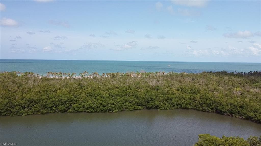 17 Bluebill Ave #901, Naples