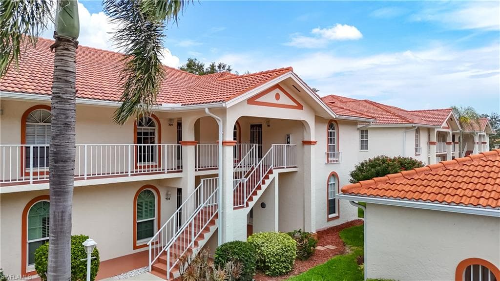 648 Mardel Ct #710, Naples