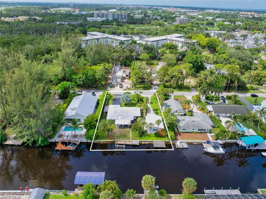 1483 Bembury Dr, Naples