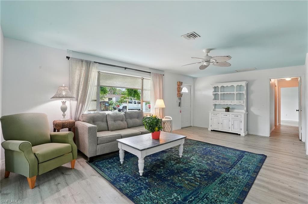 4011 Coconut Cir, Naples, photo 3