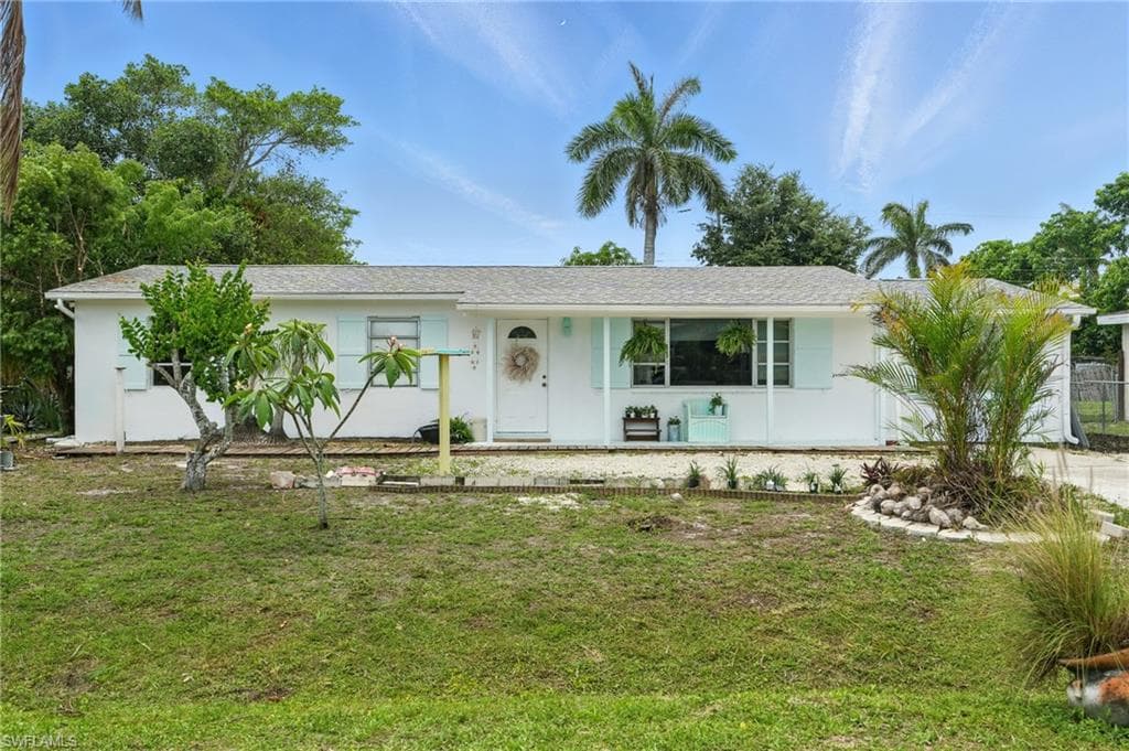 4011 Coconut Cir, Naples