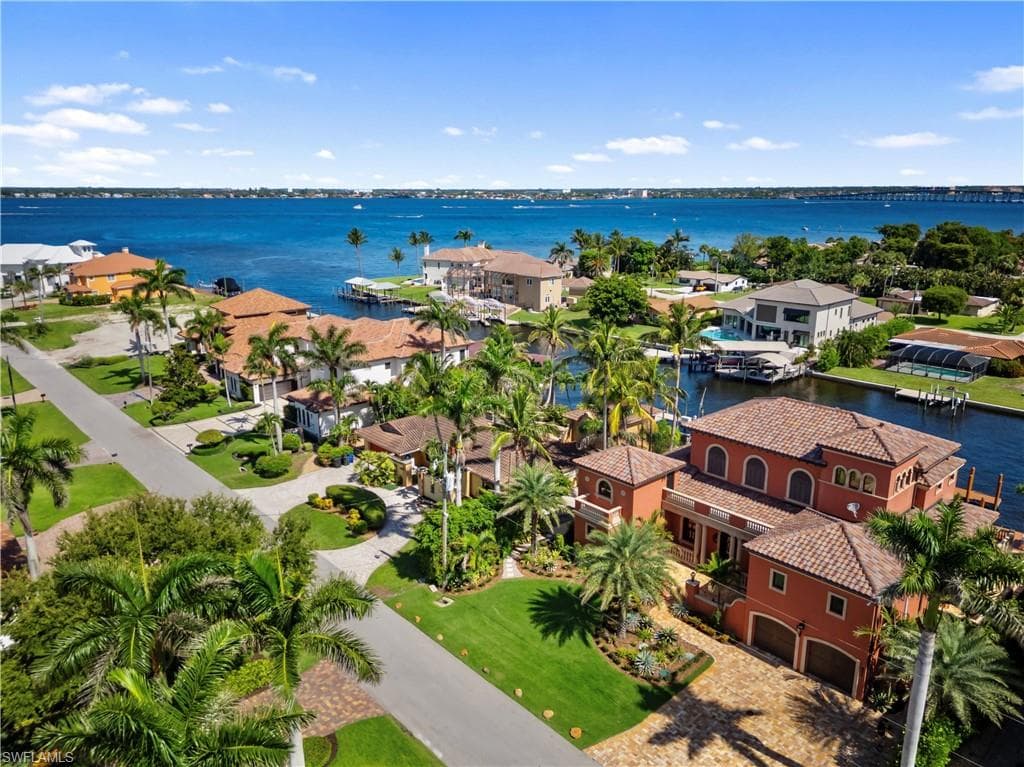 841 Cypress Lake Cir, Fort Myers, photo 2