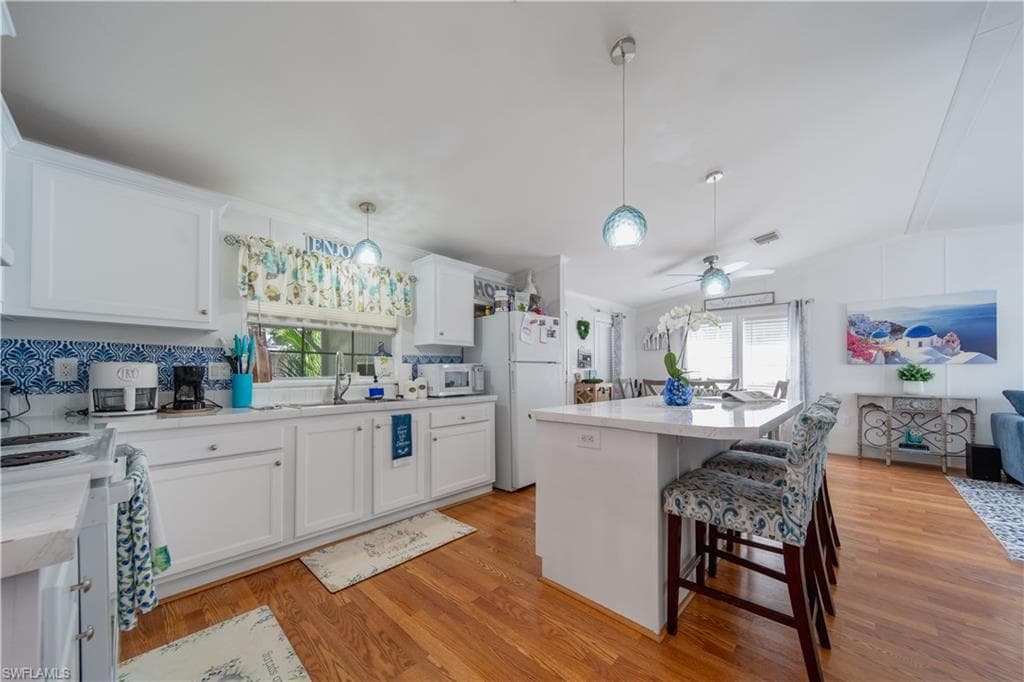 433 Riviera Blvd, Naples